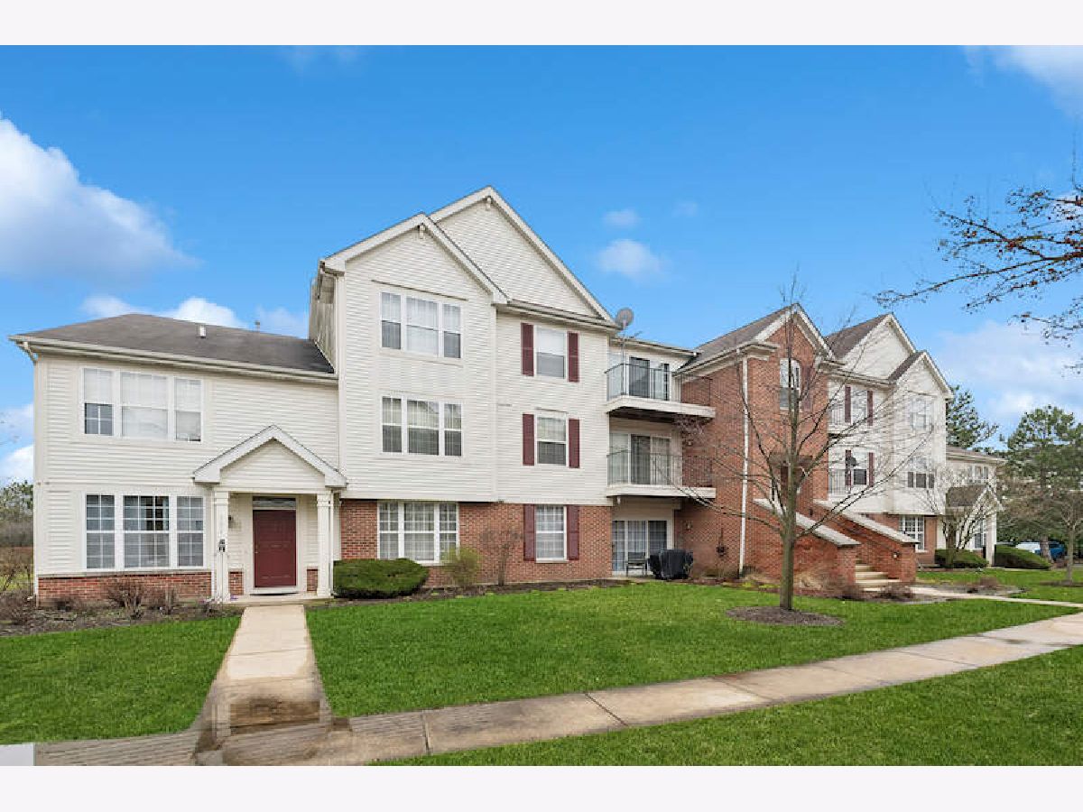  For Rent Wheeling Illinois, 690 Mill