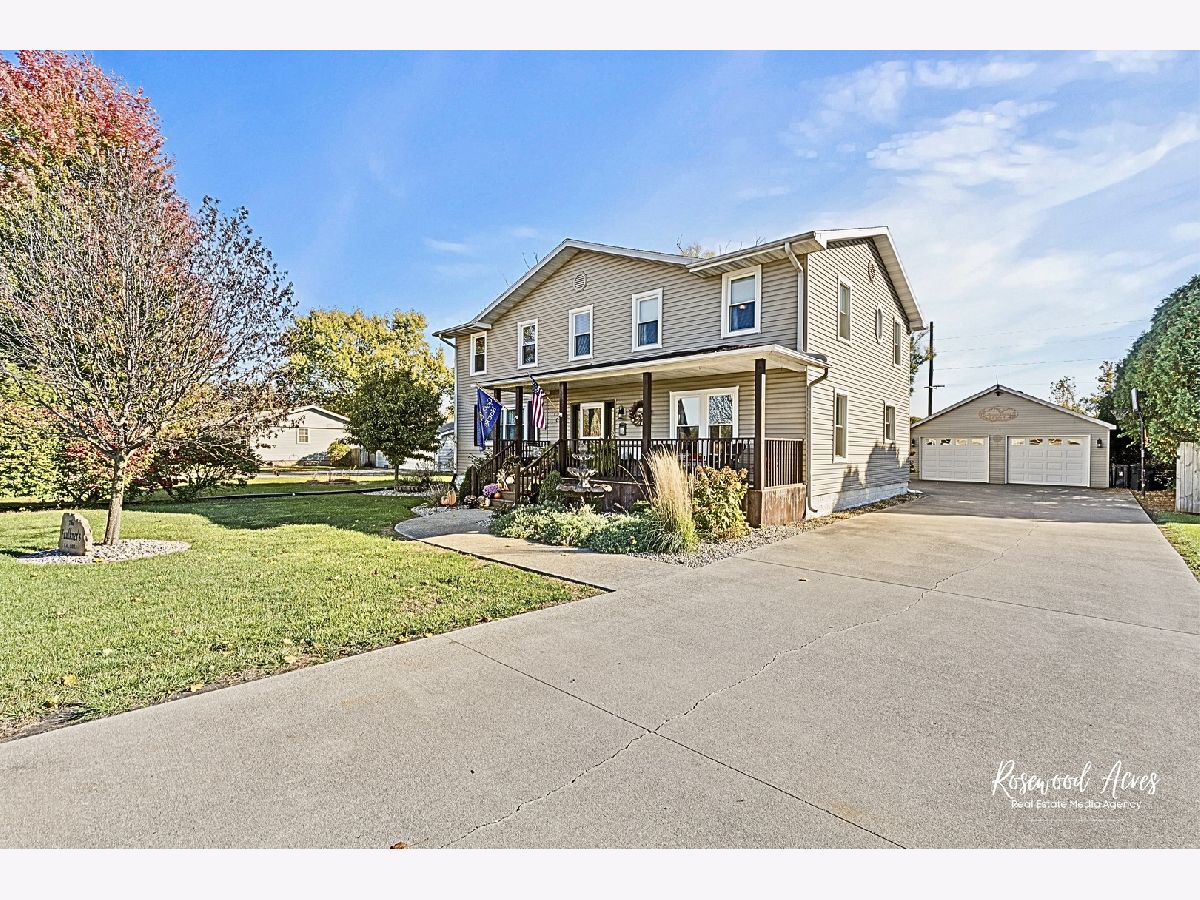  For Sale Sheldon Illinois, 104 Cottage Street