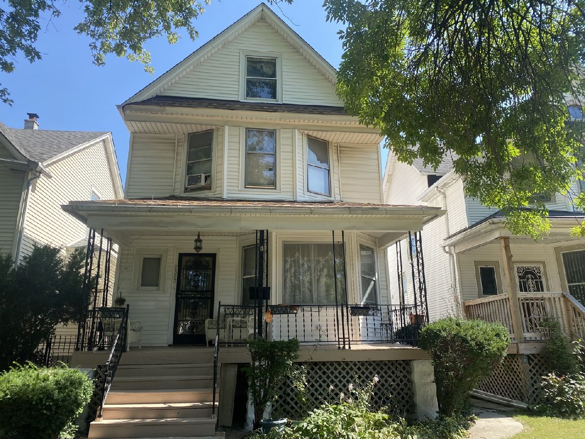  For Sale Chicago Illinois, 2323 Monticello Avenue