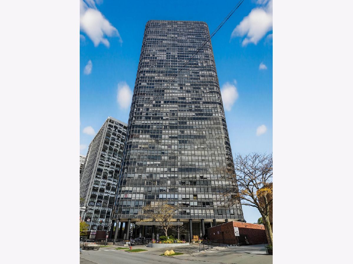 Condominiums For Sale Park Tower Chicago Illinois, 5415 Sheridan Road