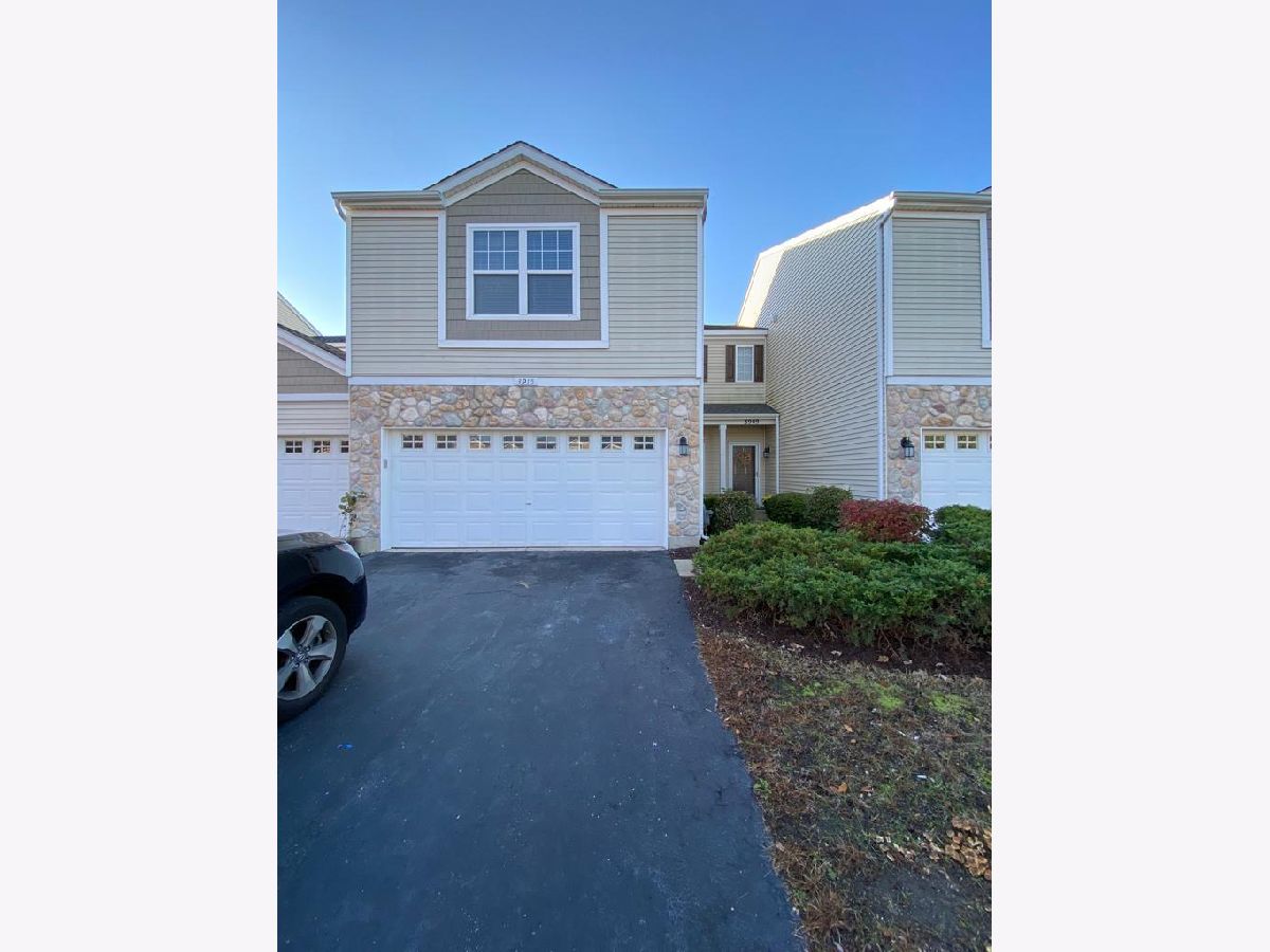 Townhomes & Condos For Rent Blackstone Aurora Illinois, 3915 Granite