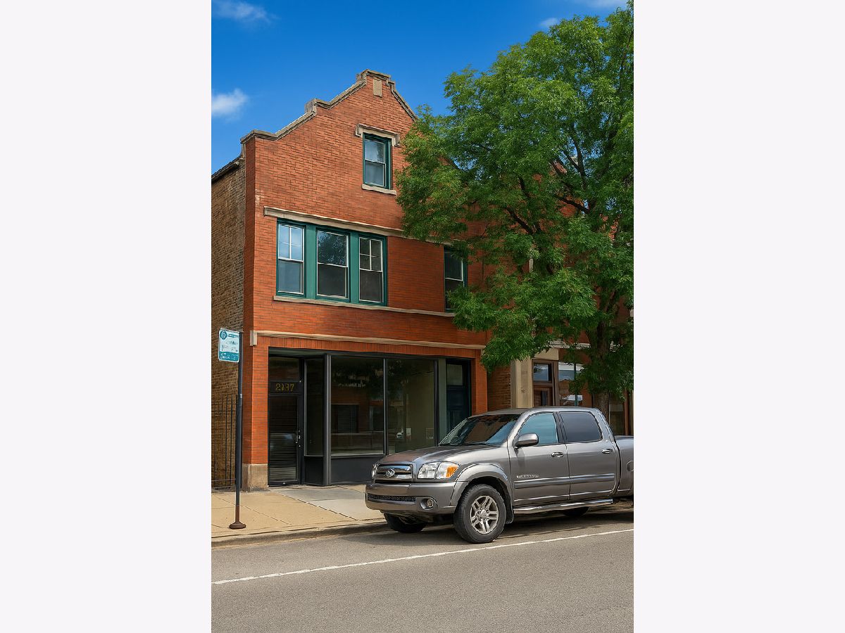  For Sale Chicago Illinois, 2137 Chicago Avenue