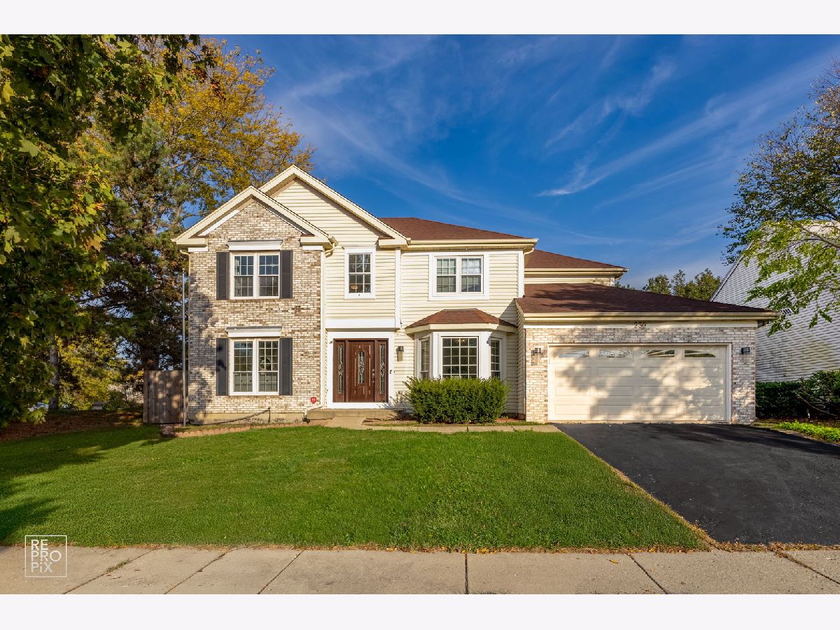 For Sale Grayslake Illinois, 23 Bobolink Drive