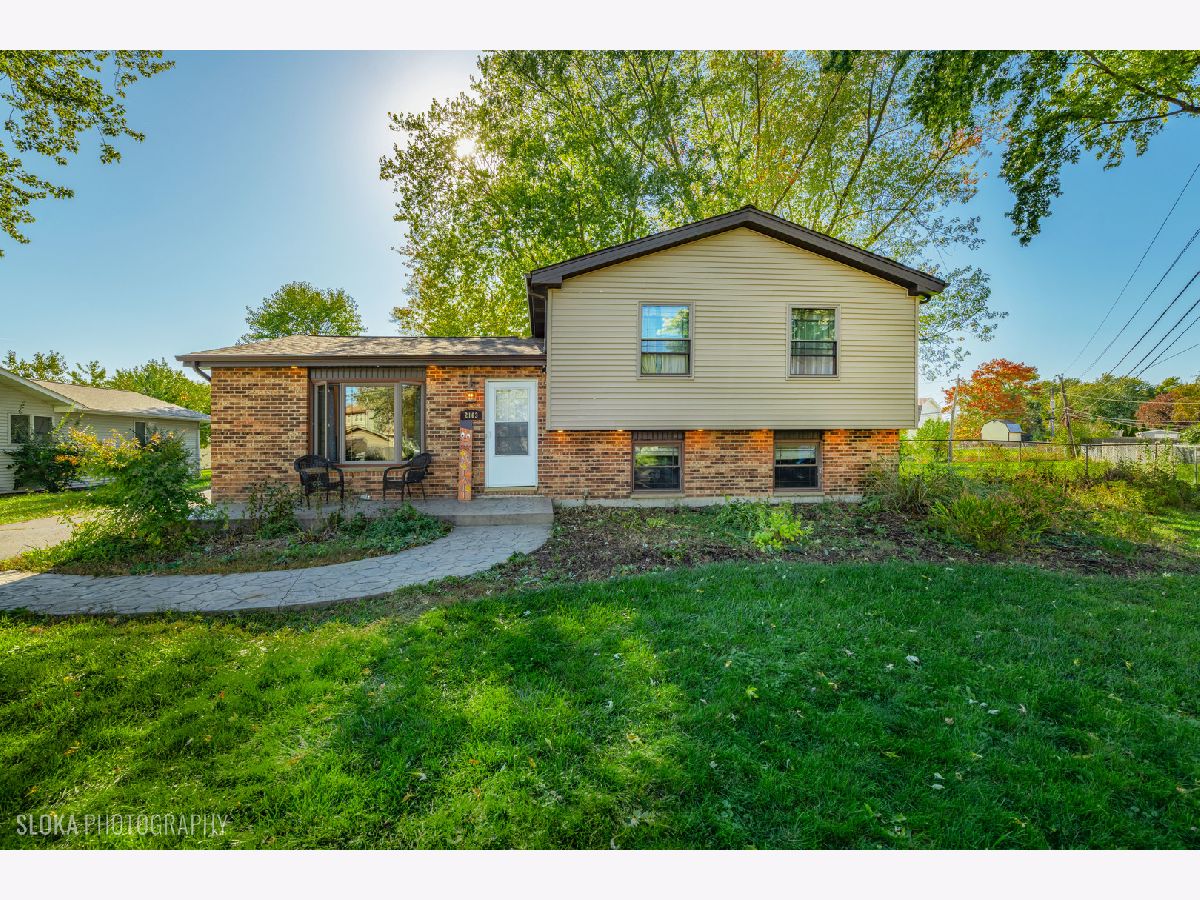 Homes For Sale Venetian Village Lindenhurst Illinois, 2103 Witchwood Lane