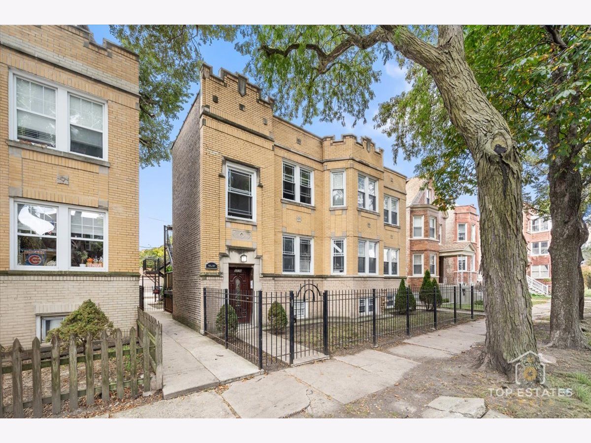  For Sale Chicago Illinois, 3234 Hamlin Avenue