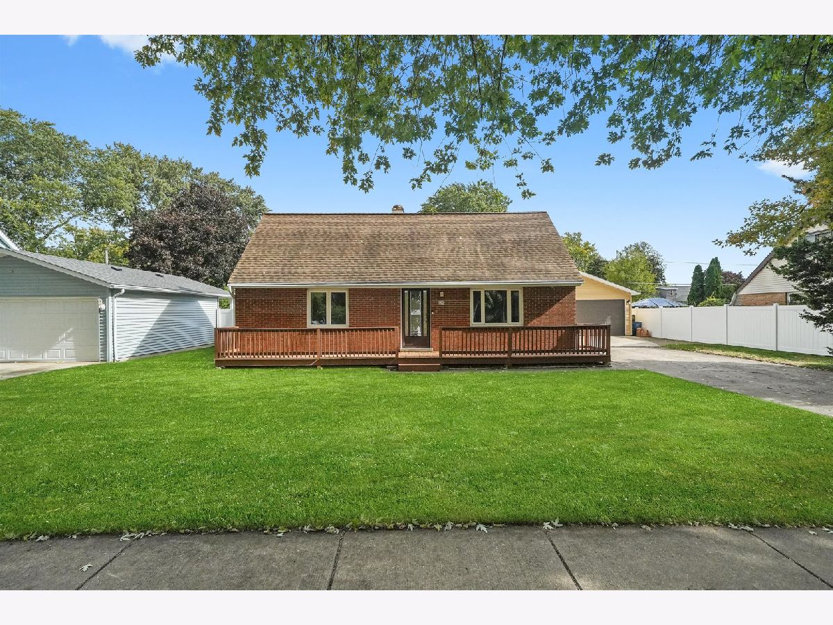  For Sale Burbank Illinois, 8433 Long Avenue