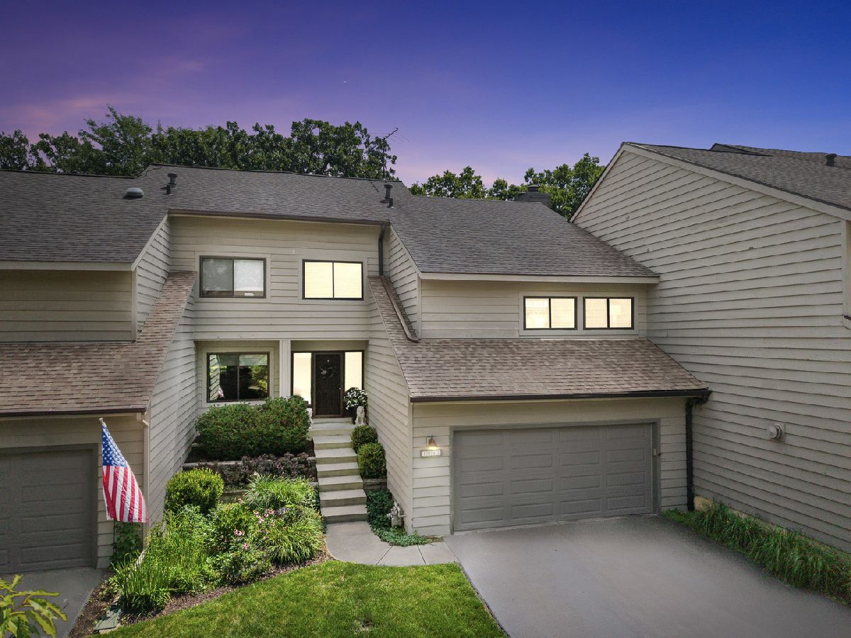  For Sale Geneva Illinois, 1541 Kirkwood Drive