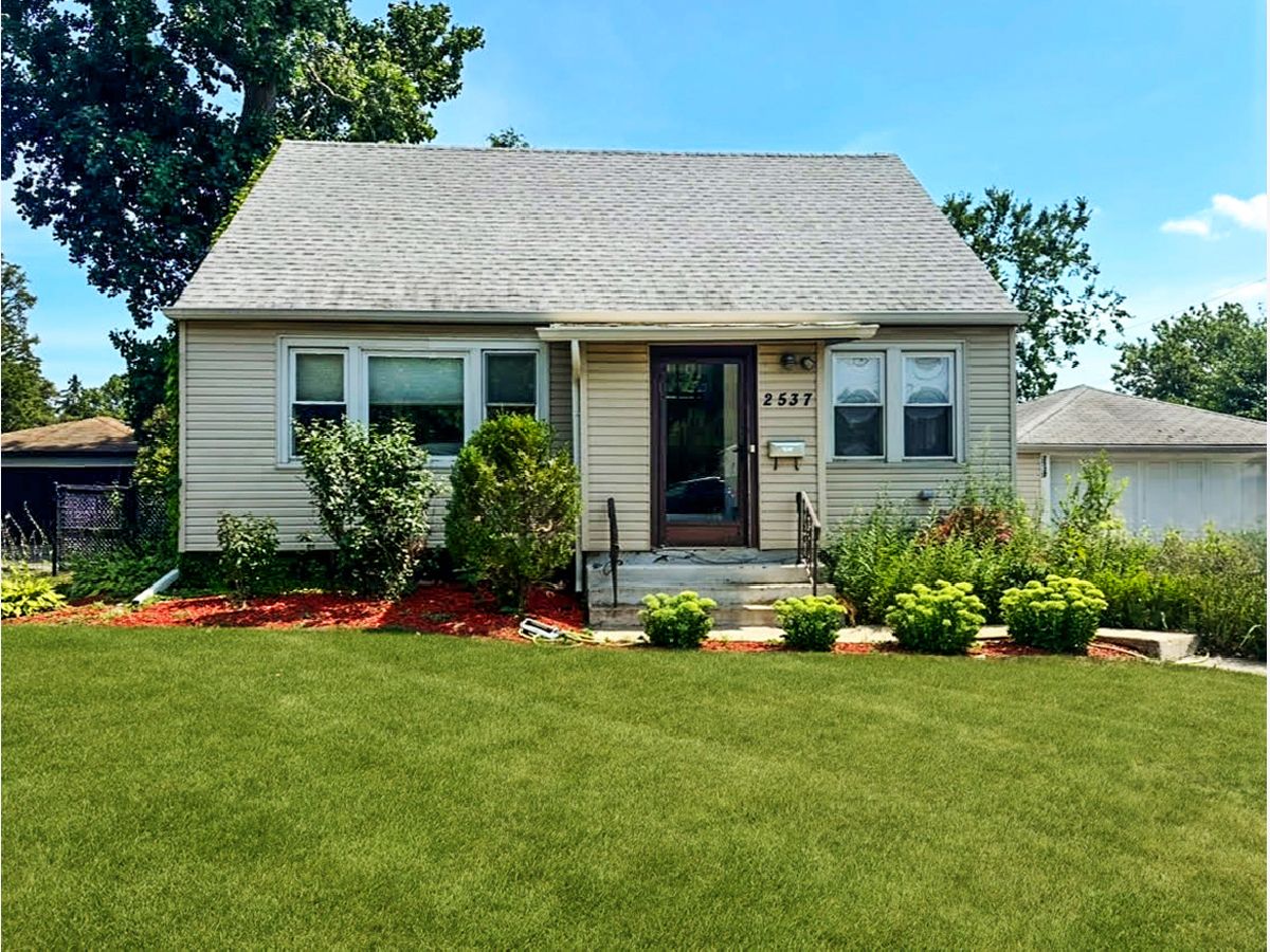  For Rent Des Plaines Illinois, 2537 Scott