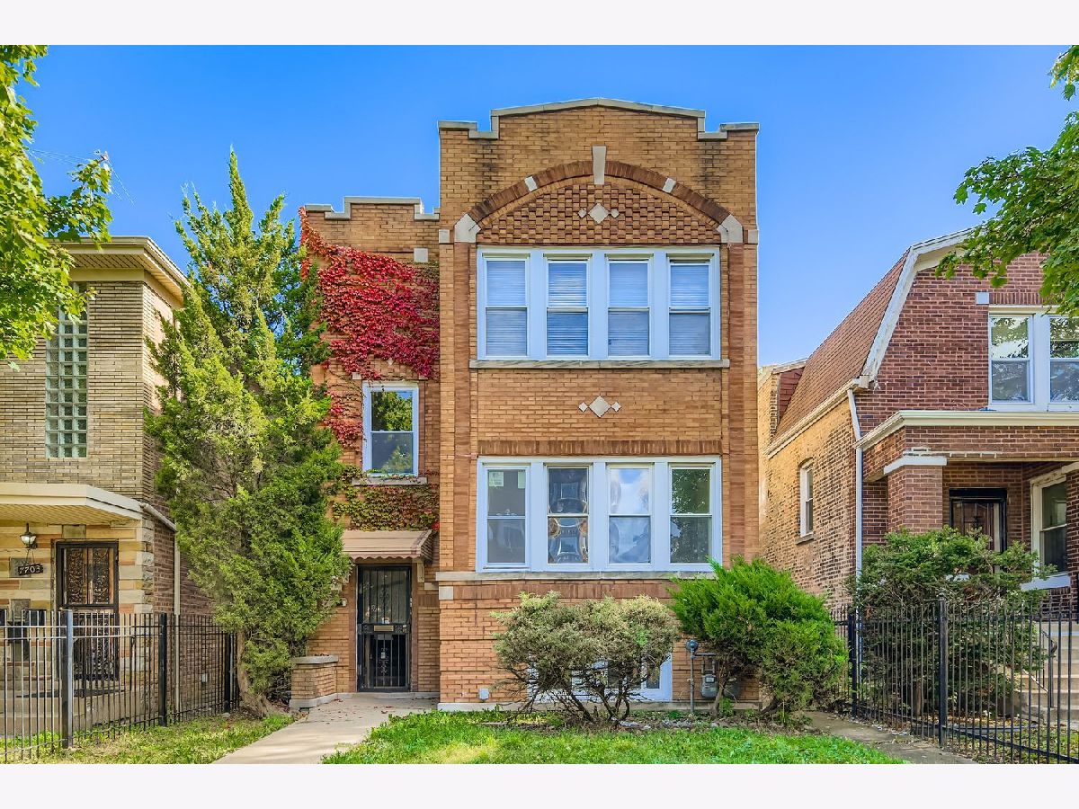  For Sale Chicago Illinois, 7705 Paulina Street