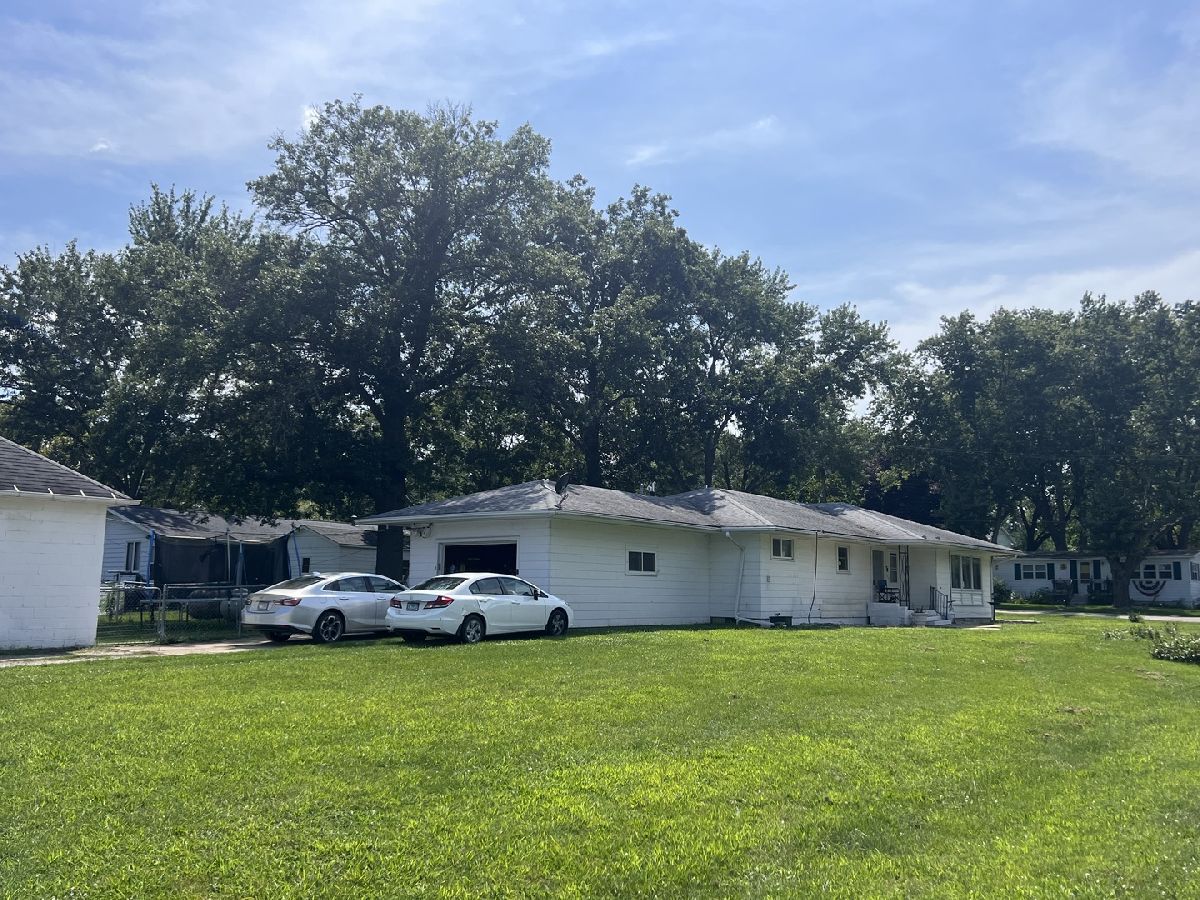  For Sale Roberts Illinois, 301 Dilks Street