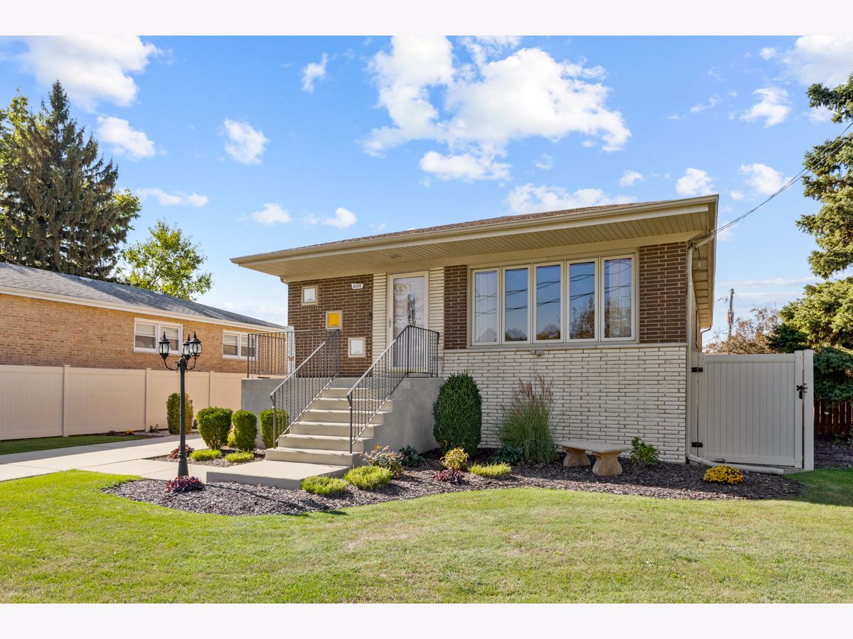 For Sale Oak Lawn Illinois, 9208 Nashville Avenue