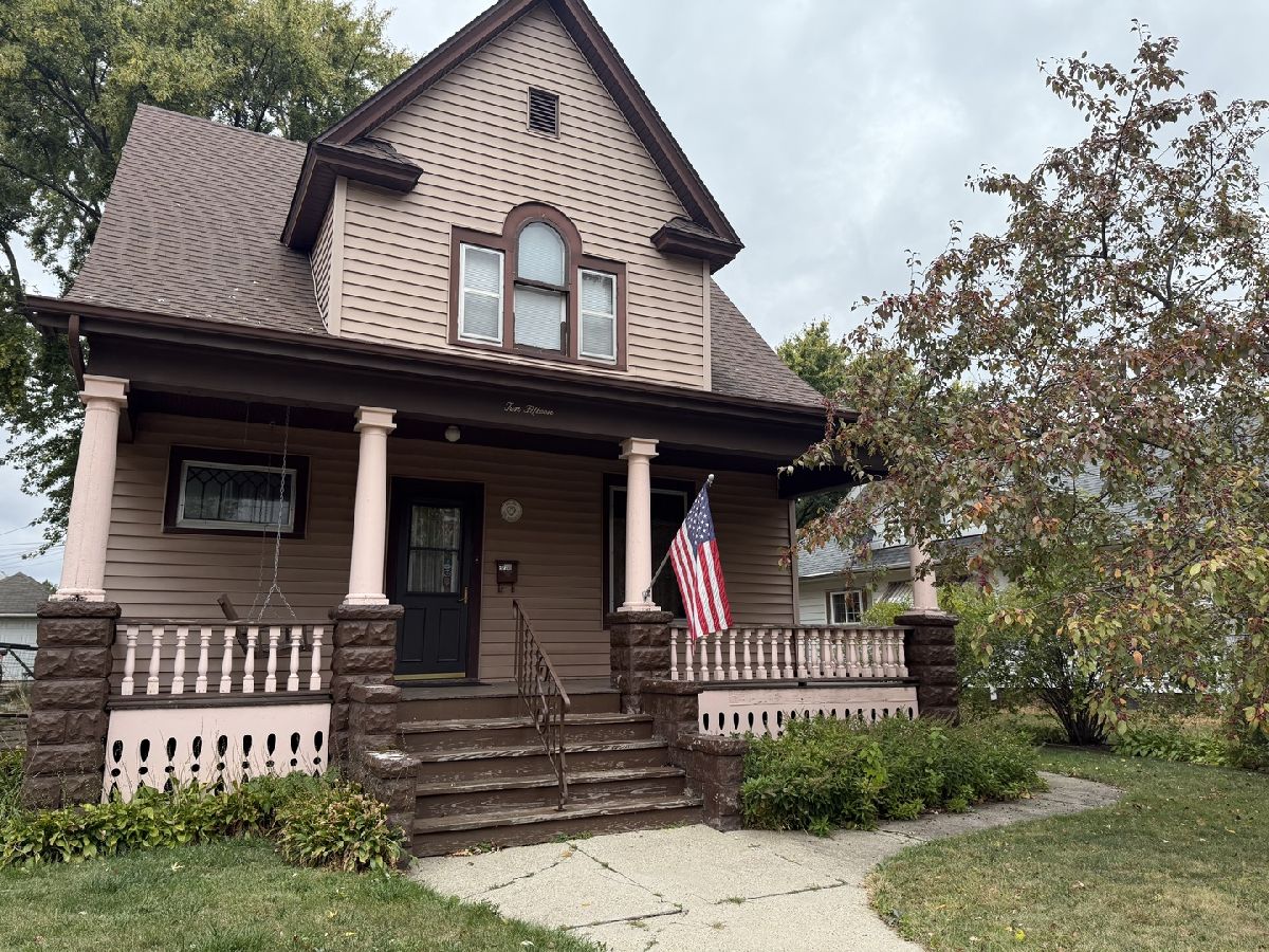  For Sale Rockford Illinois, 1015 13th Street