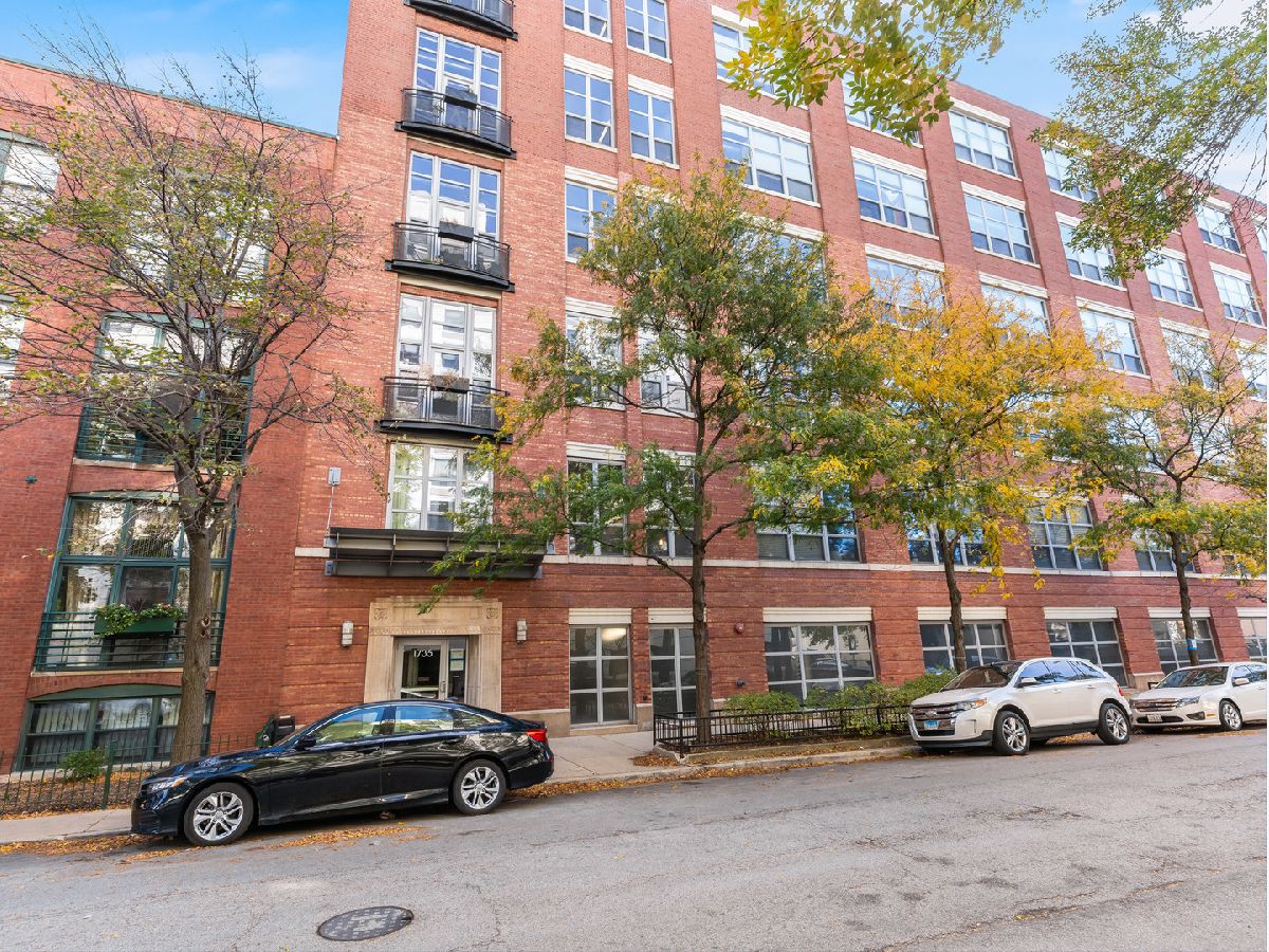  For Sale Chicago Illinois, 1735 Paulina Street