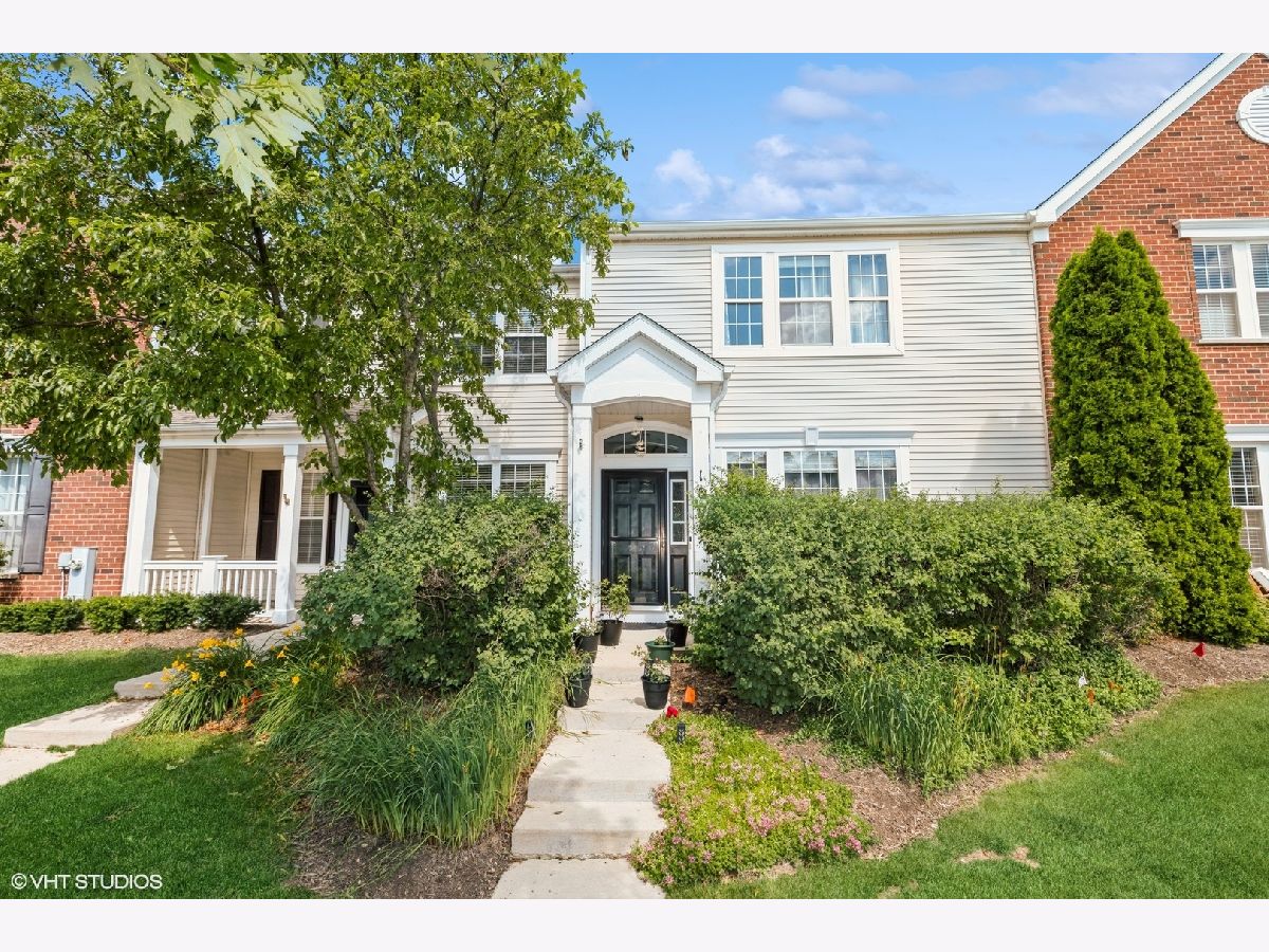 Homes & Townhomes For Rent Sweetwater Woodstock Illinois, 1808 Powers