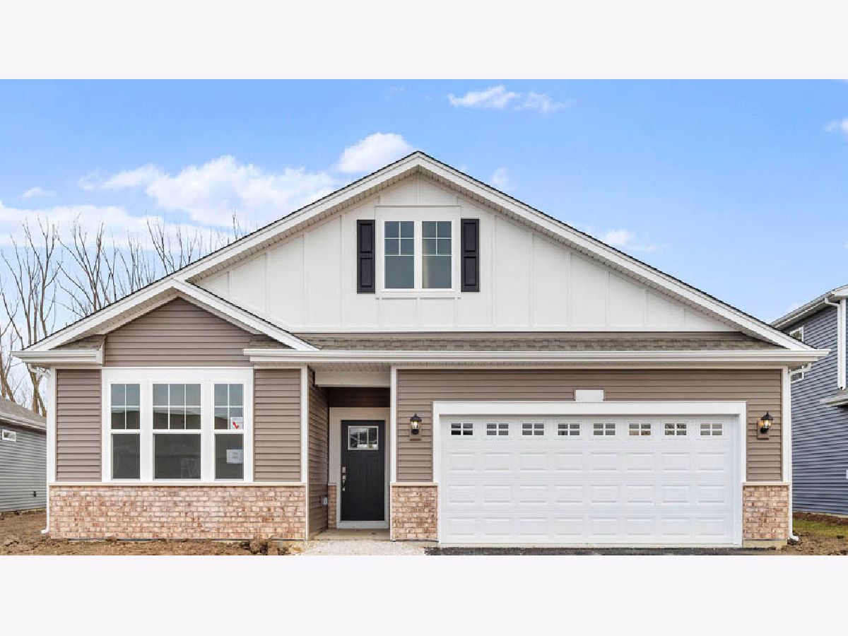  For Sale Algonquin Illinois, 2611 Harnish Drive