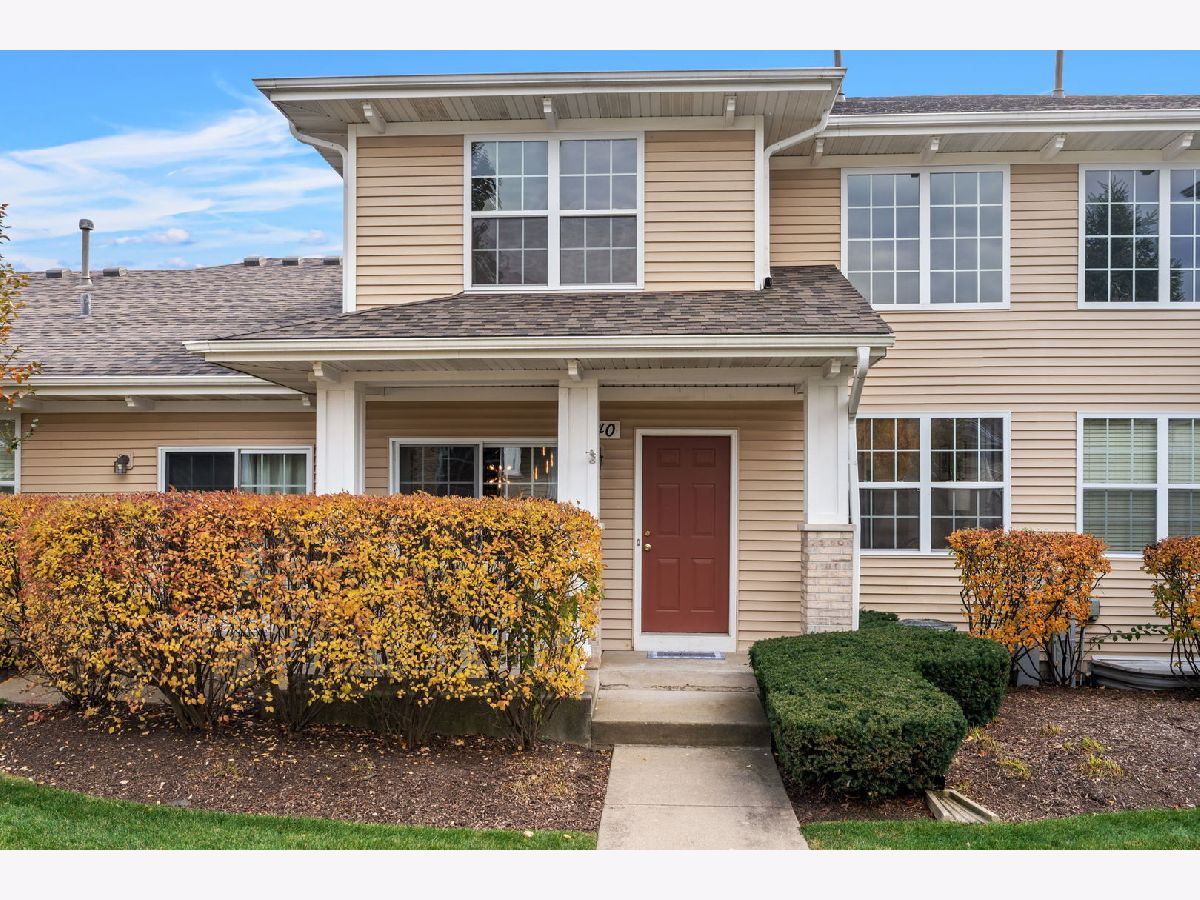 Townhomes For Sale Walnut Glen Crystal Lake Illinois, 1240 Walnut Glen Drive