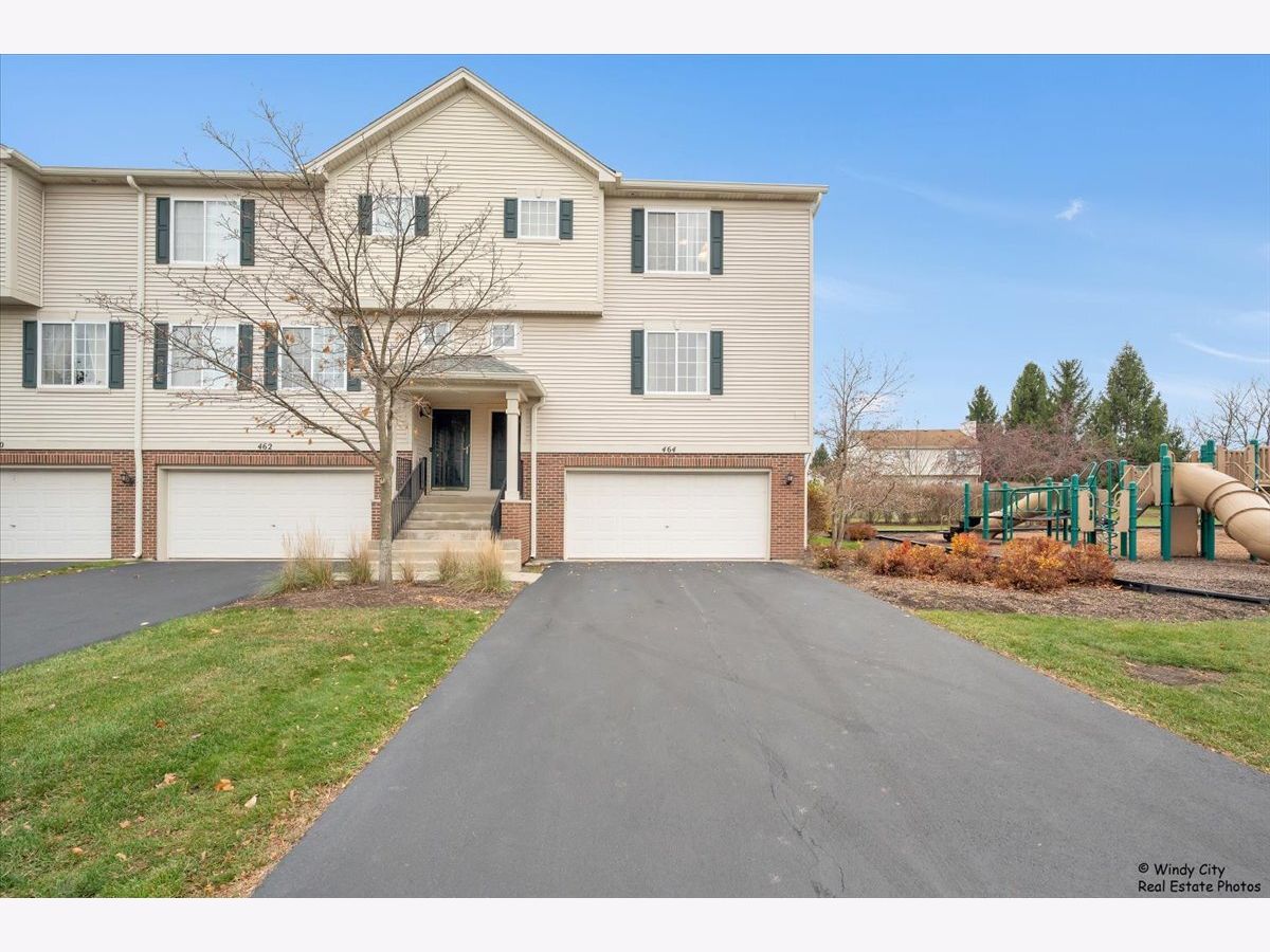 Townhomes & Condos & Homes For Sale Timber Trails Gilberts Illinois, 464 Evergreen Circle