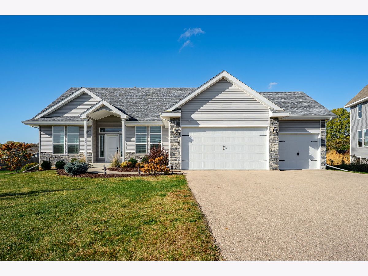  For Sale Roscoe Illinois, 9950 Leanna Drive