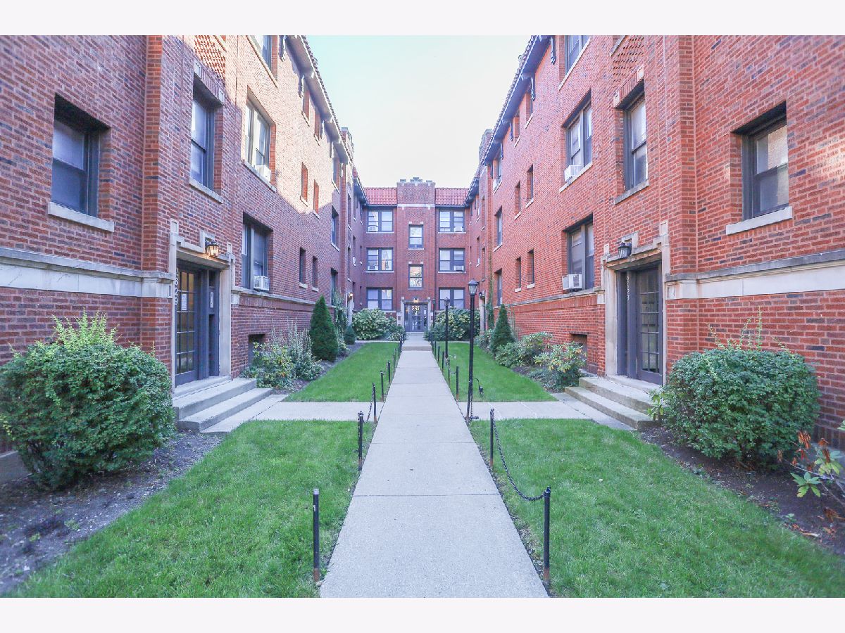 Rented Chicago Illinois, 2627 Spaulding