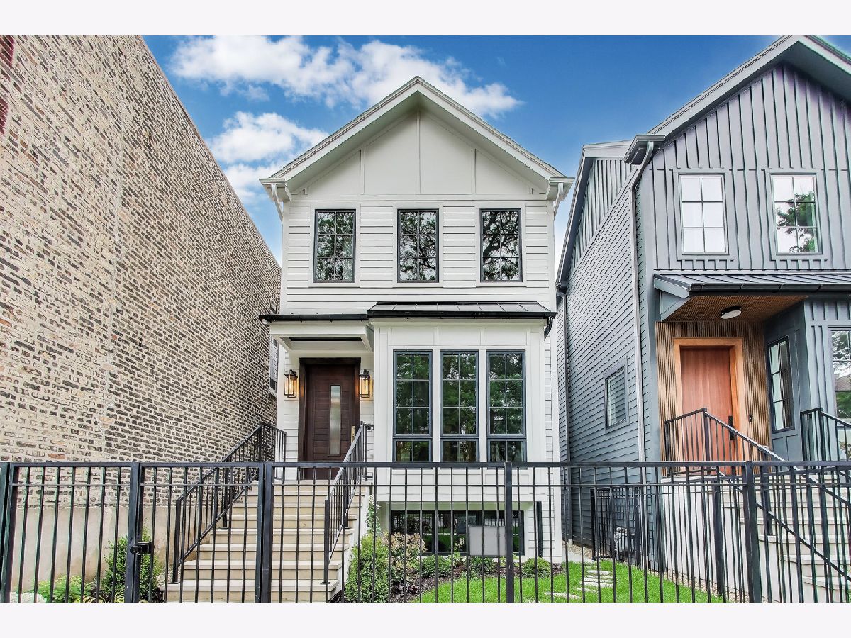  For Sale Chicago Illinois, 2203 Huron Avenue