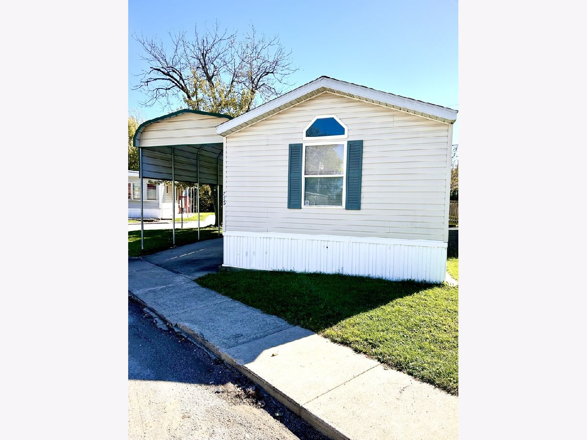 For Sale Lynwood Illinois, 746 Michelle Drive