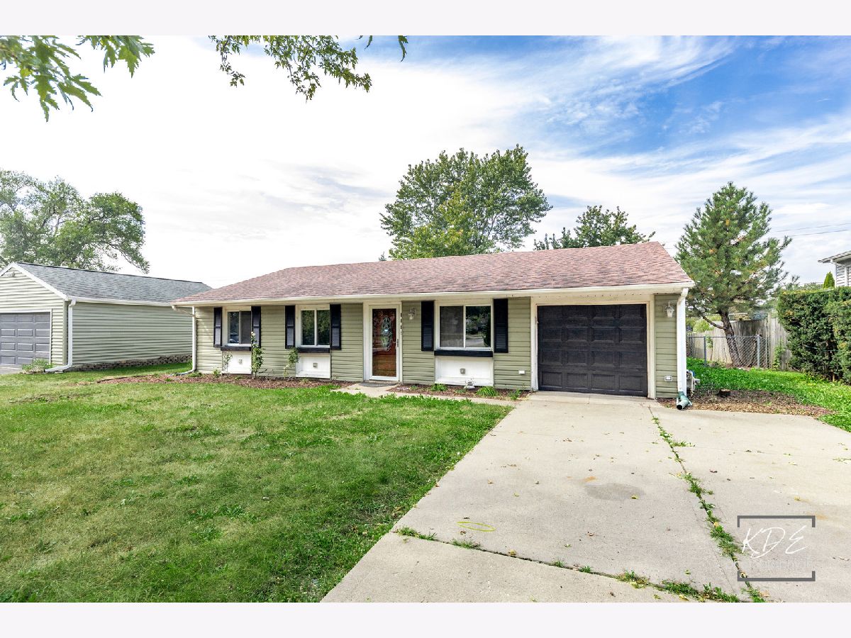For Sale Bolingbrook Illinois, 113 Cedarwood Avenue