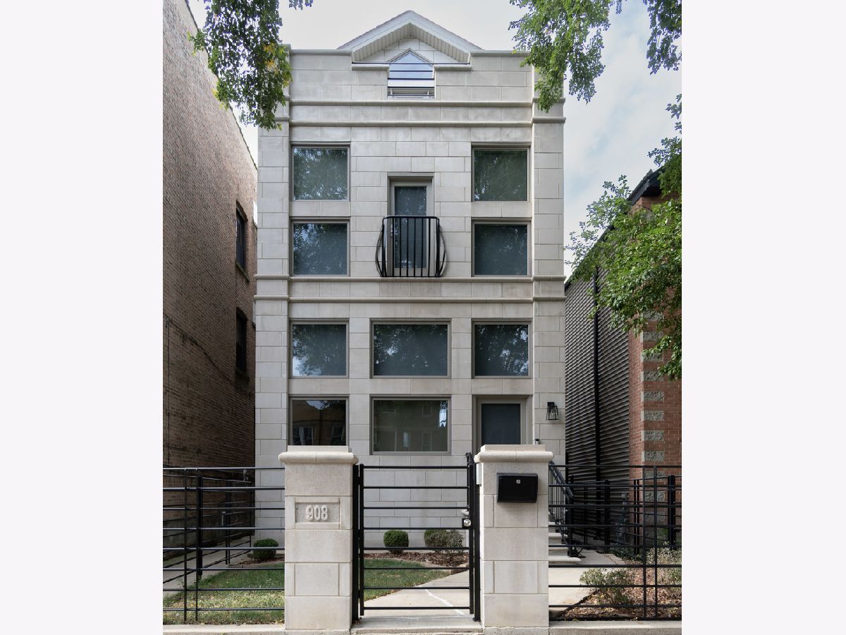  For Sale Chicago Illinois, 908 Winchester Avenue
