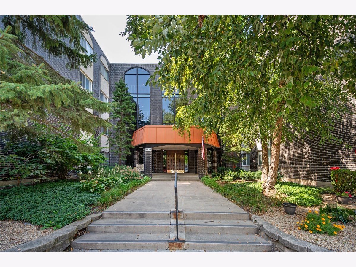 For Sale Skokie Illinois, 9530 Lamon Avenue