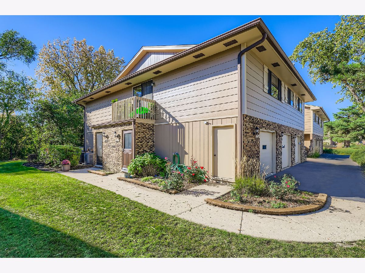  For Sale Schaumburg Illinois, 709 Whalom Lane