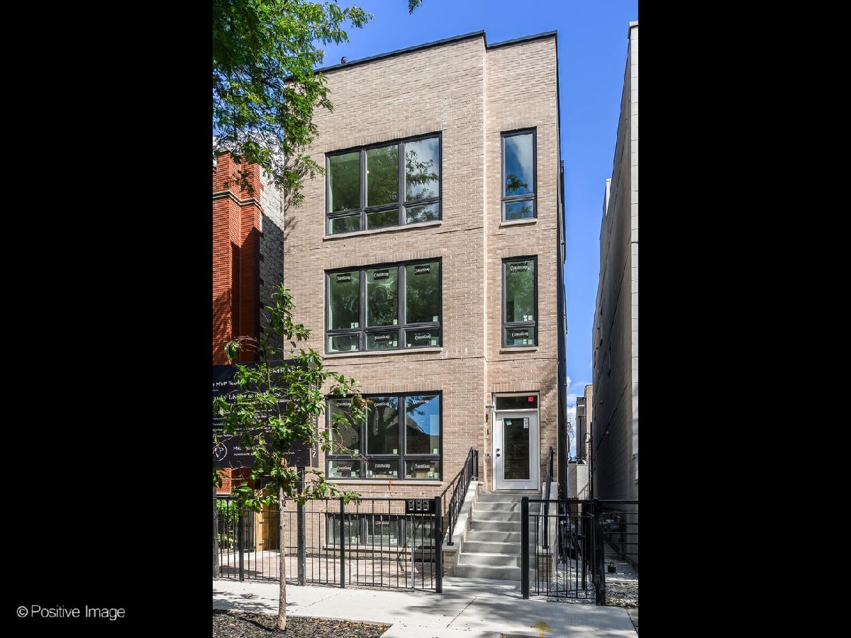  For Sale Chicago Illinois, 867 Marshfield Avenue