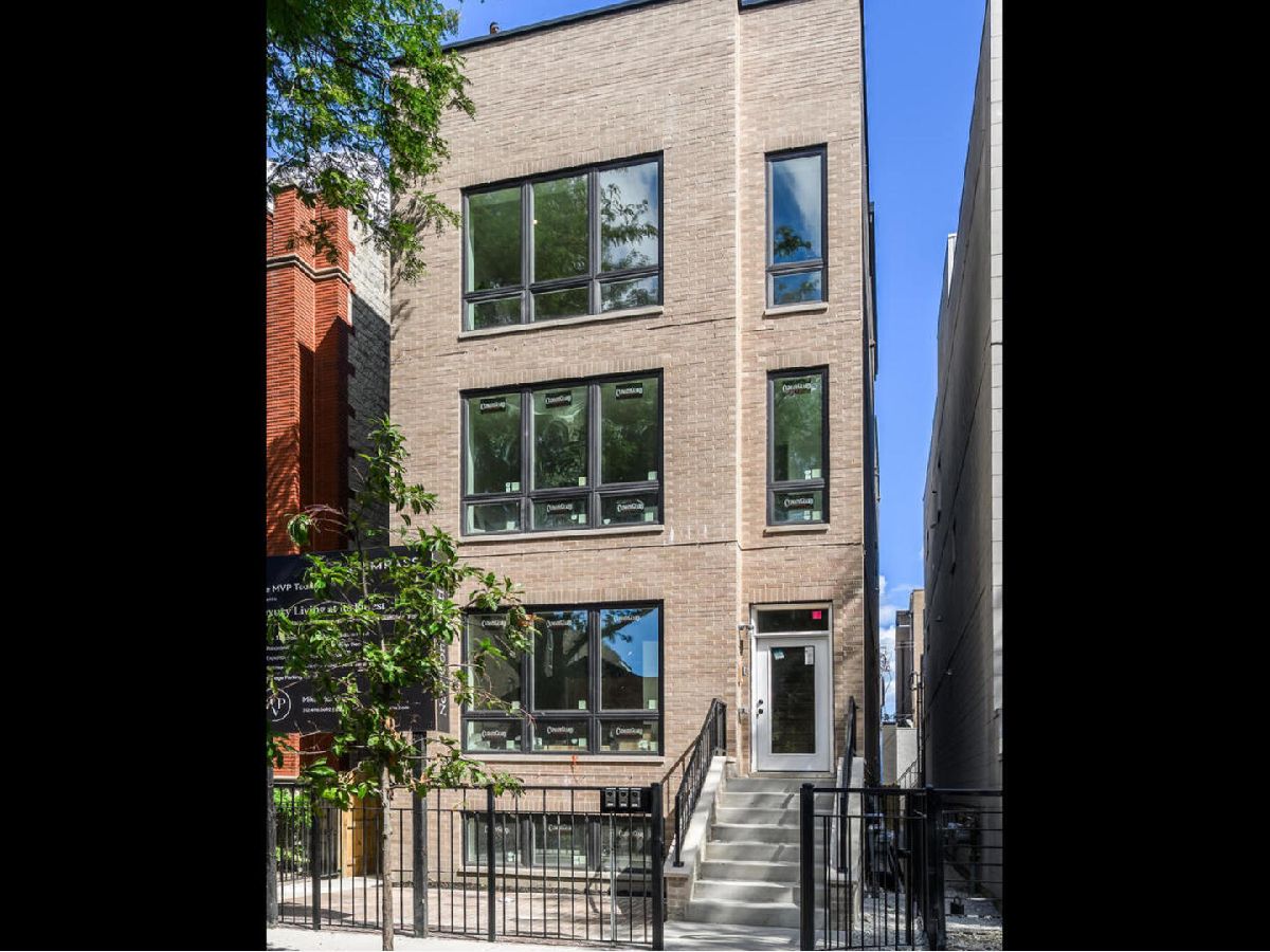  For Sale Chicago Illinois, 867 Marshfield Avenue