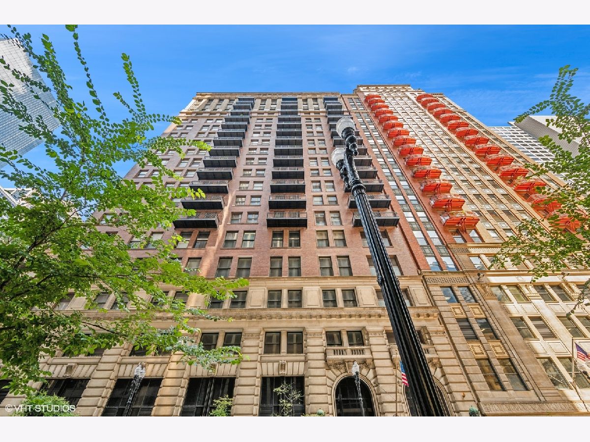  For Sale Chicago Illinois, 212 Washington Street