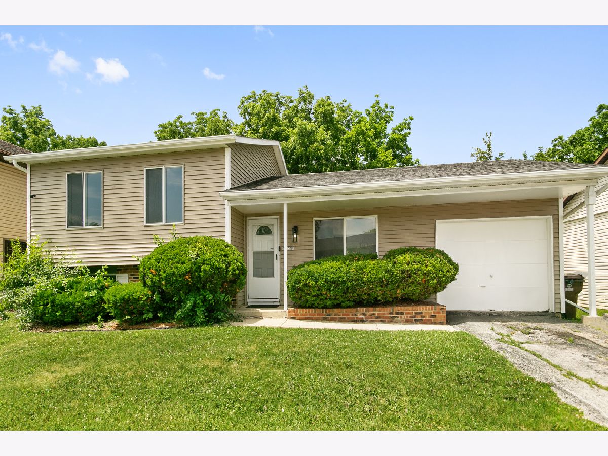  For Rent Hazel Crest Illinois, 18200 Fountainbleau