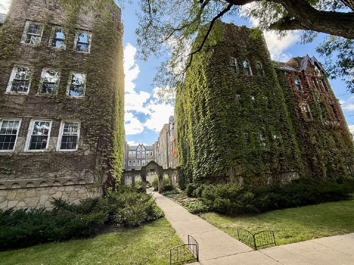 For Sale Chicago Illinois, 2325 Farwell Avenue