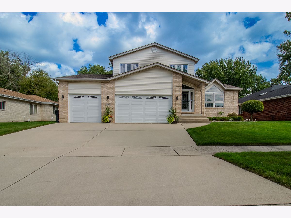 For Sale Lansing Illinois, 18131 Crystal Lane