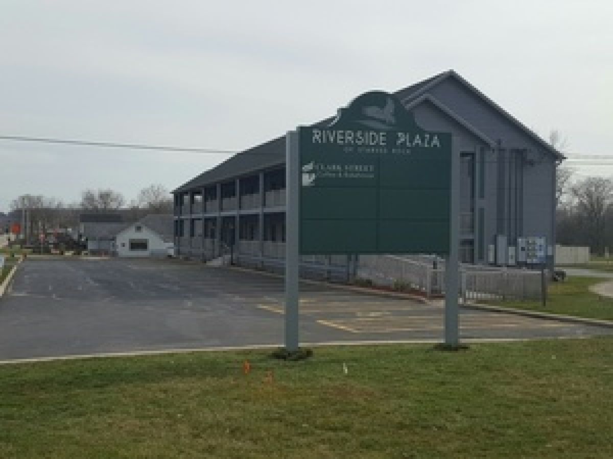  Rented Utica Illinois, 325 Clark