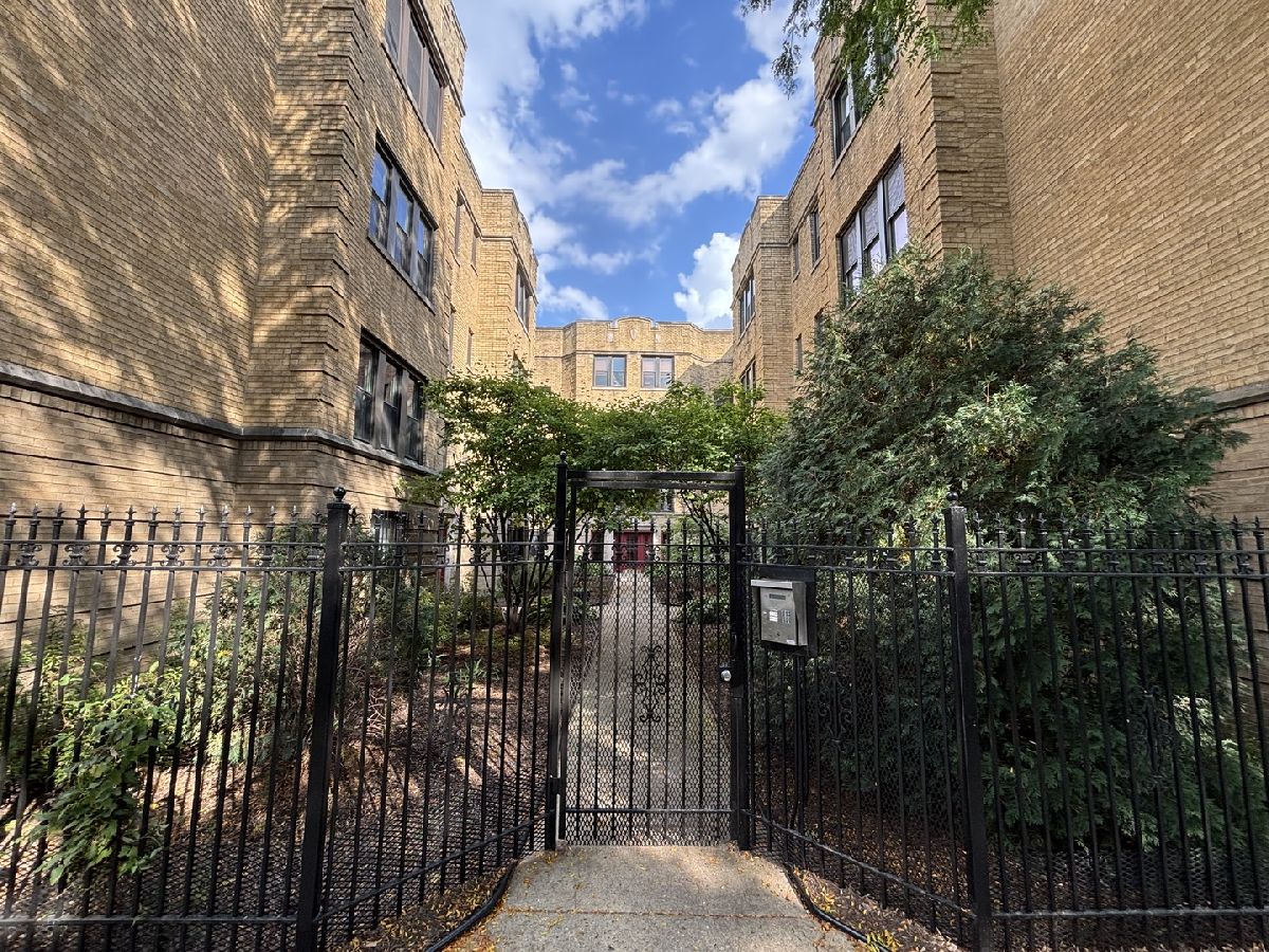 For Sale Chicago Illinois, 4411 Sacramento Avenue