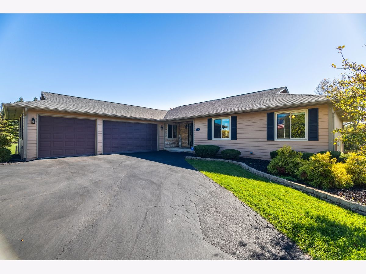 Homes For Sale Amber Field Lakes Lake Villa Illinois, 913 Amber Lane
