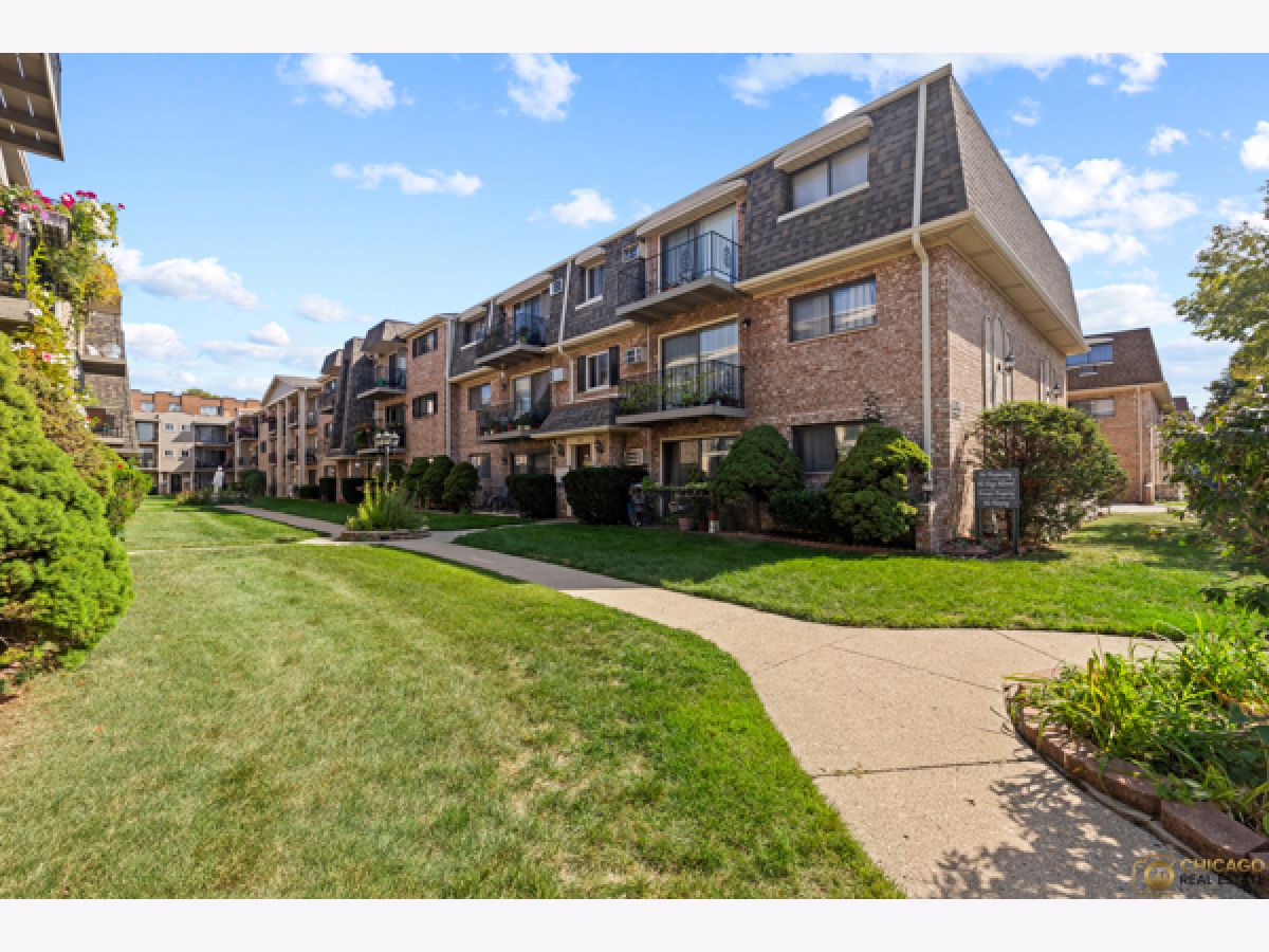 For Sale Chicago Illinois, 5323 Delphia Avenue
