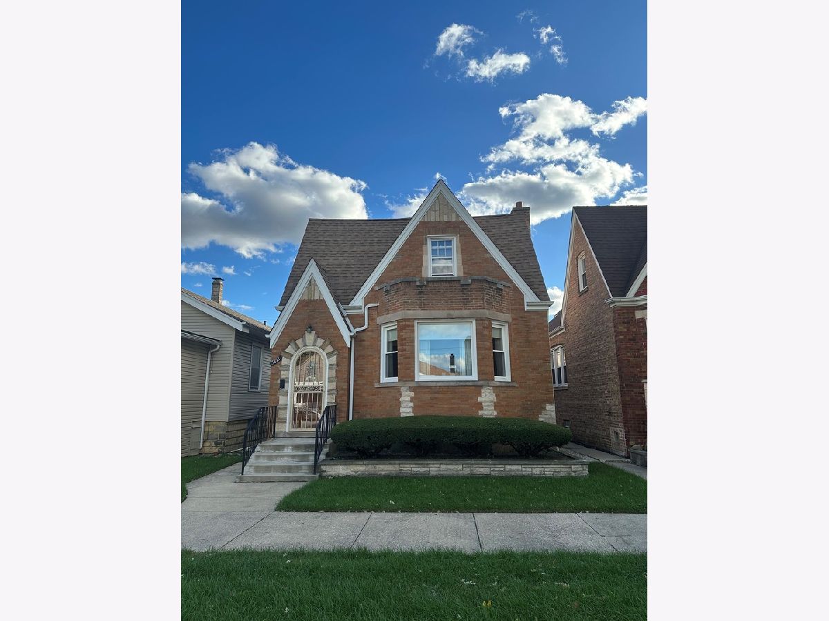  For Sale Chicago Illinois, 5813 Cornelia Avenue