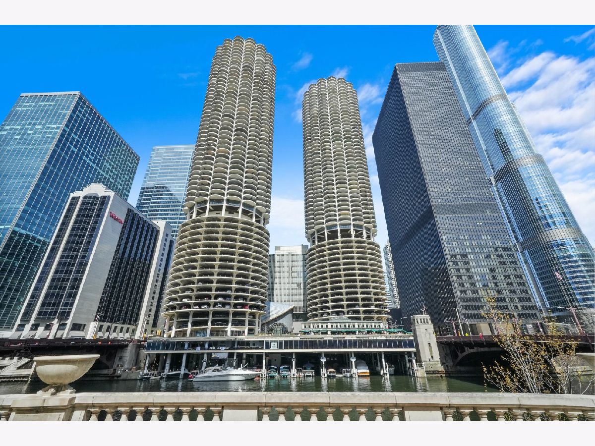 For Sale Chicago Illinois, 300 State Street