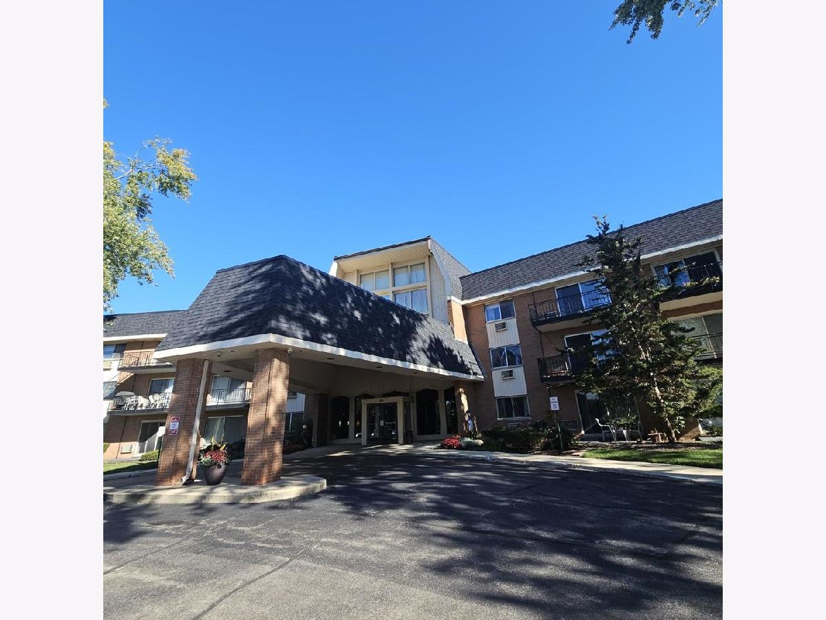 For Sale Glen Ellyn Illinois, 1198 Royal Glen Drive