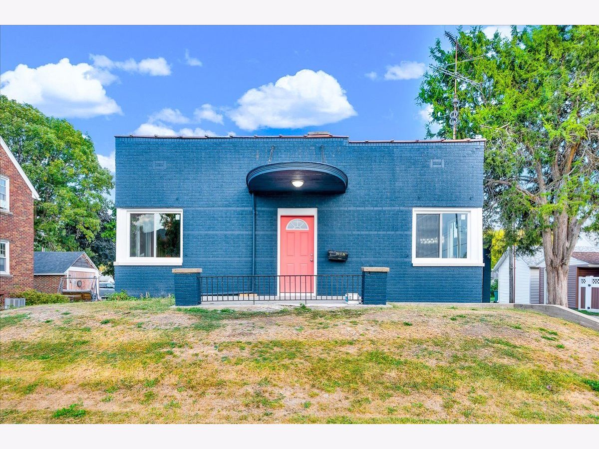  For Sale Tuscola Illinois, 303 Main Street