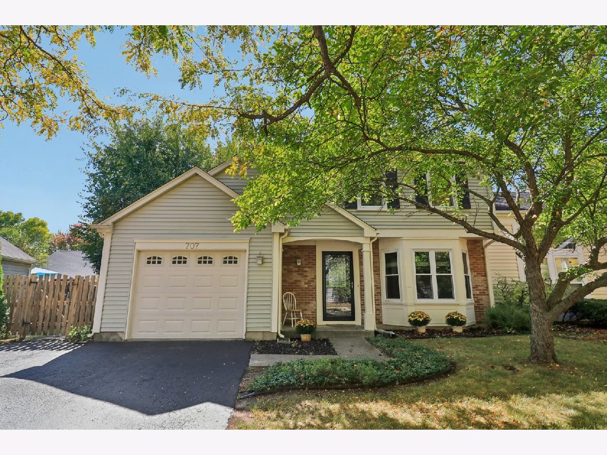 For Sale Grayslake Illinois, 707 Crossland Drive