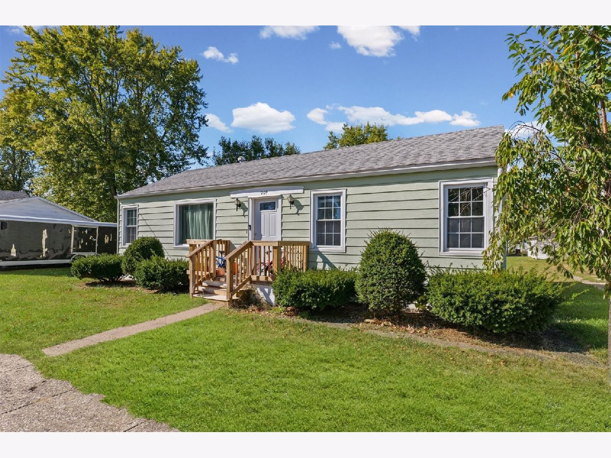  For Sale Buckley Illinois, 209 Walnut Street