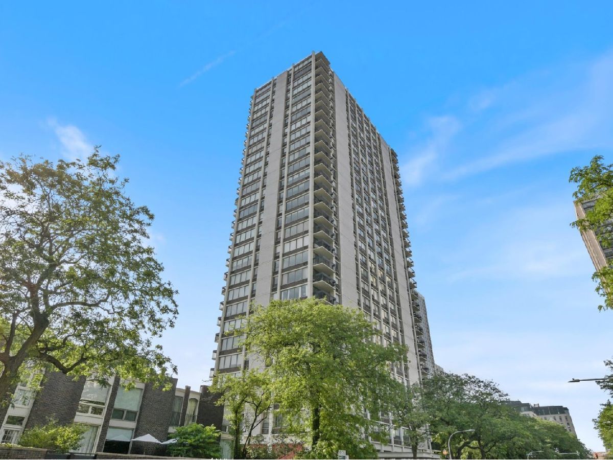 Condos & Townhomes For Rent Sandburg Village Chicago Illinois, 1455 Sandburg