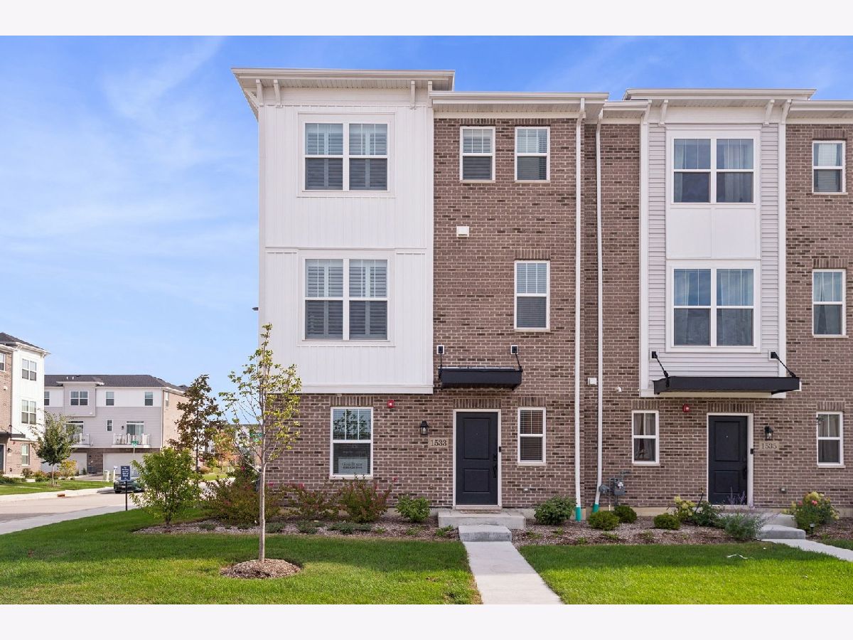  For Sale Des Plaines Illinois, 1533 Executive Way