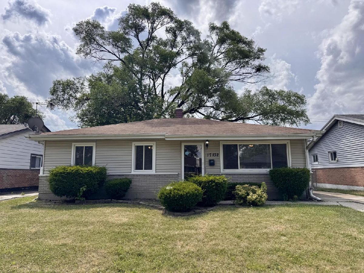 For Sale Lansing Illinois, 17132 Walter Street