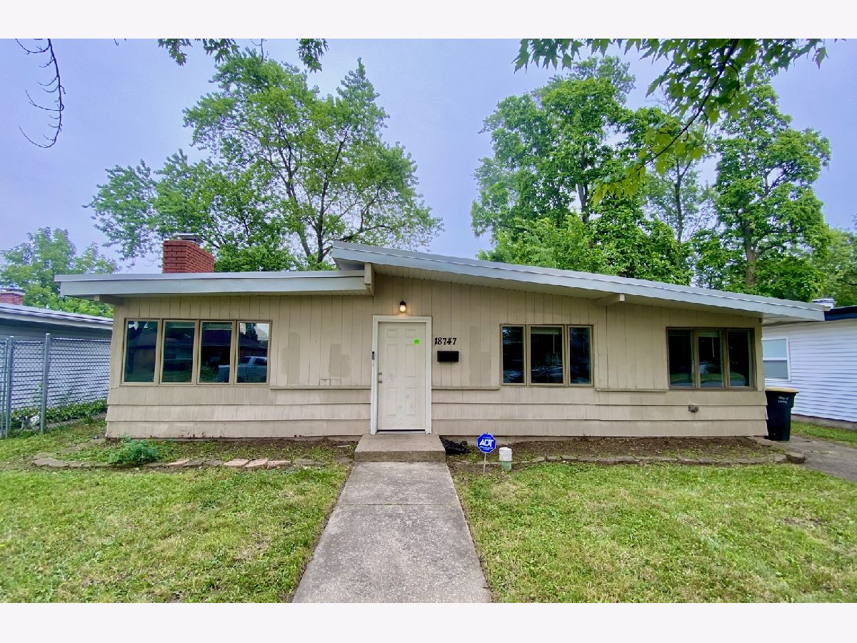 For Sale Lansing Illinois, 18747 Sherman Street