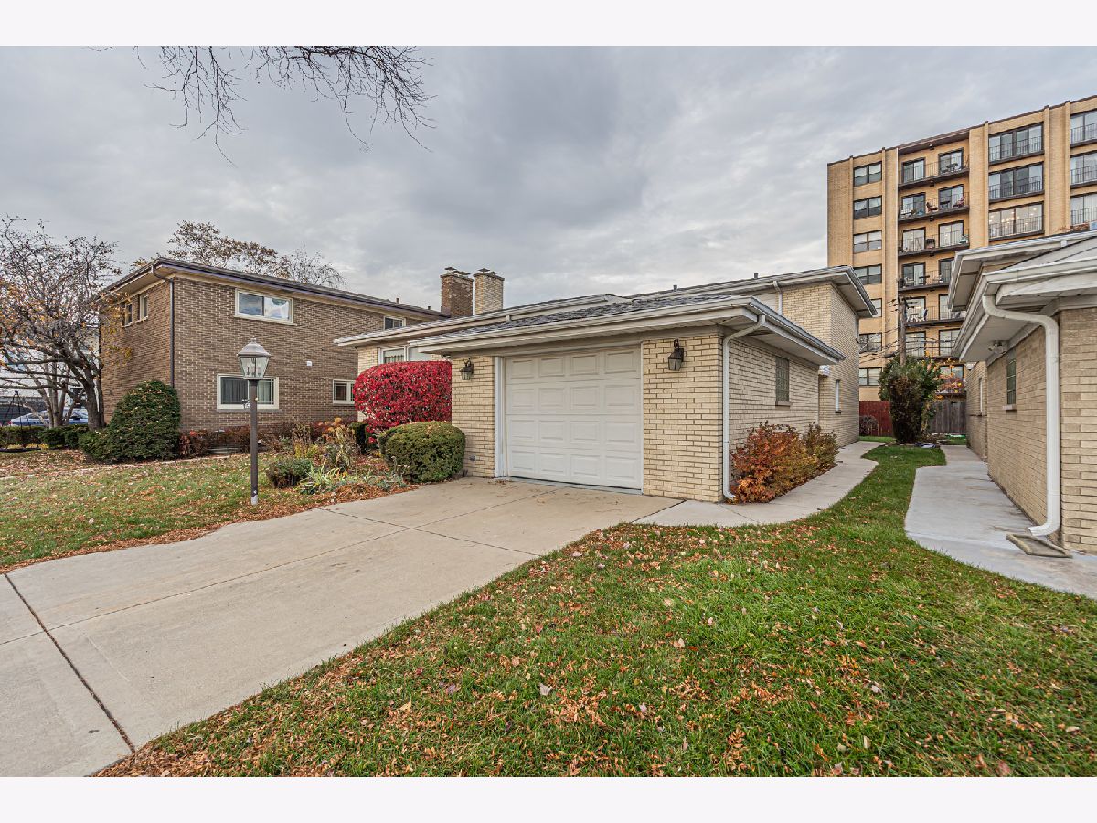  For Sale Lincolnwood Illinois, 4646 Fitch Avenue